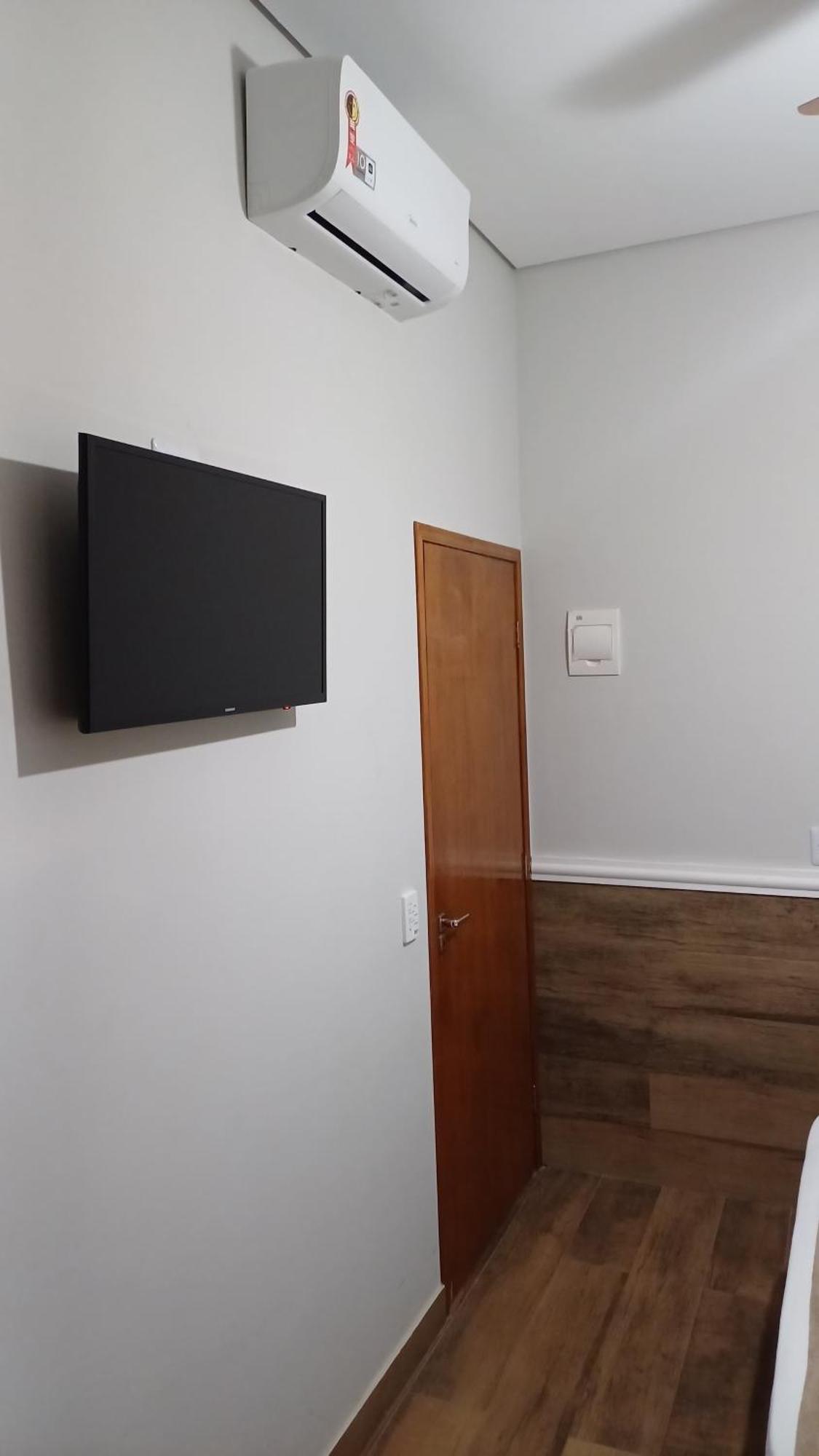 Hotel Nixon Proximo, Rodoviaria, Prefeitura E A Matriz Central Itaí 외부 사진