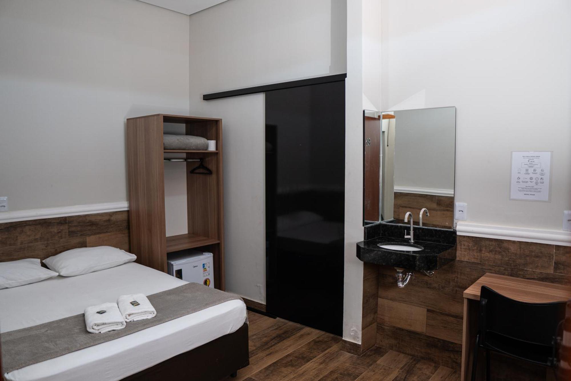 Hotel Nixon Proximo, Rodoviaria, Prefeitura E A Matriz Central Itaí 외부 사진