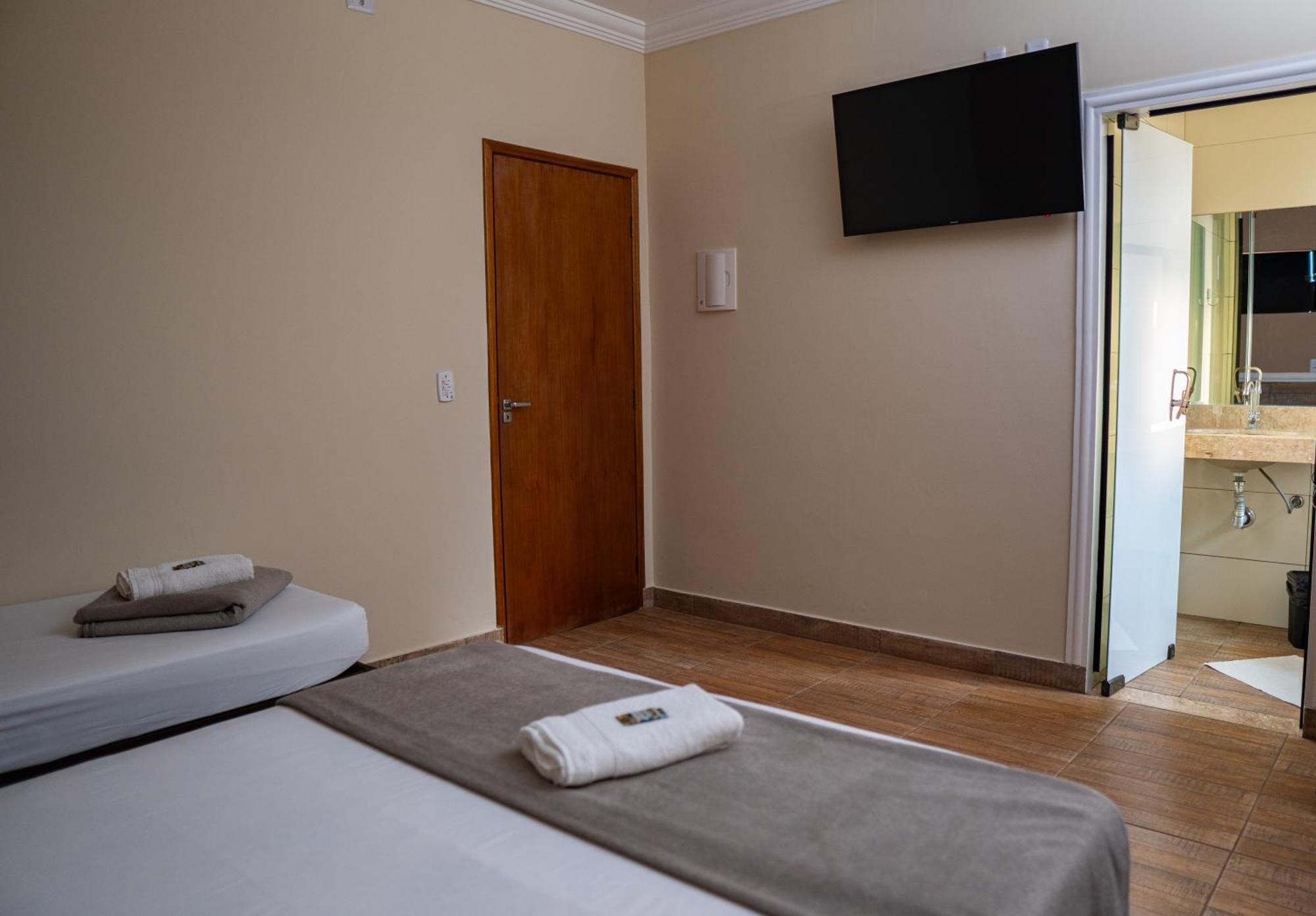 Hotel Nixon Proximo, Rodoviaria, Prefeitura E A Matriz Central Itaí 외부 사진