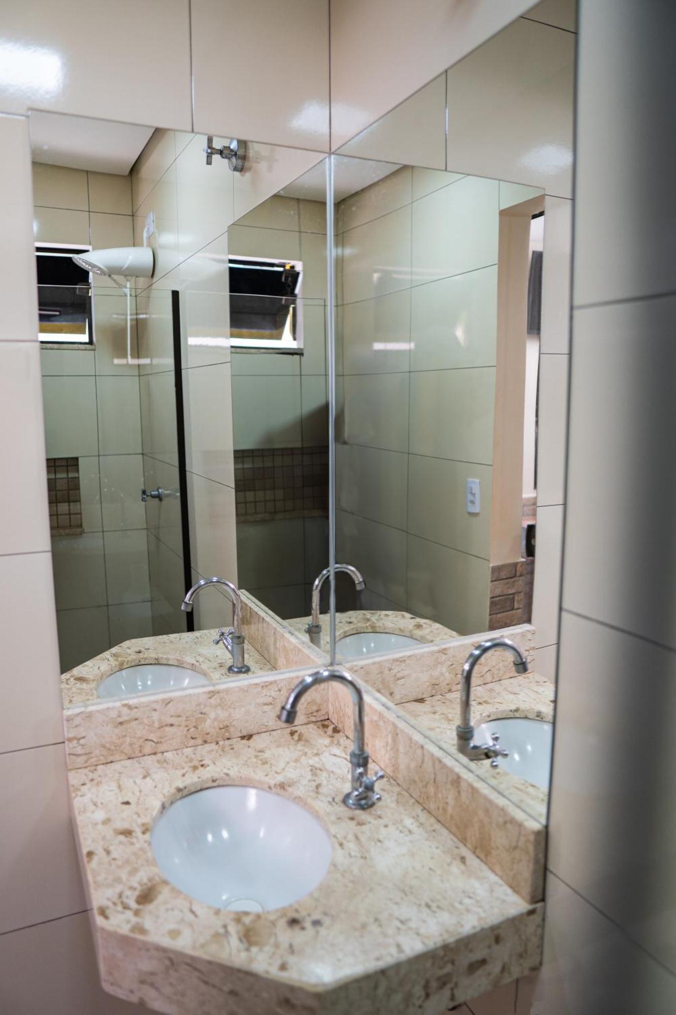 Hotel Nixon Proximo, Rodoviaria, Prefeitura E A Matriz Central Itaí 외부 사진